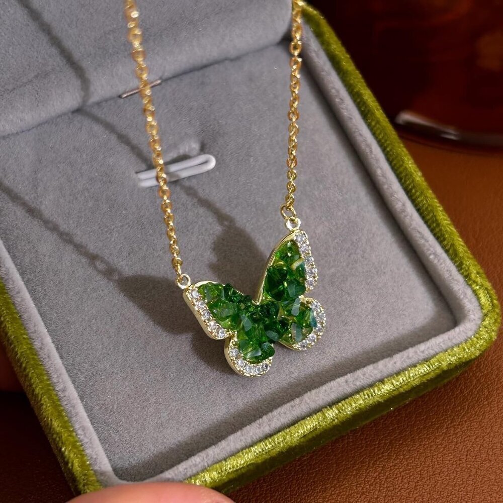 🆕Women Green Stunning Butterfly Pendant Plated Brass Elegant Crystals Necklace - Picture 2 of 9